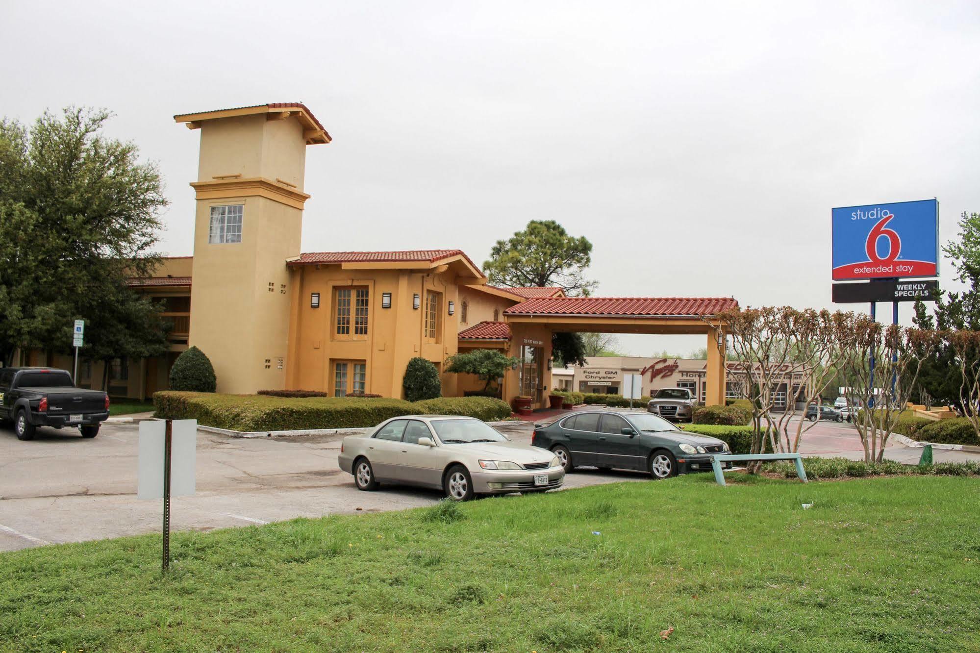 Studio 6-Denton, Tx - Unt Hotel Exterior photo